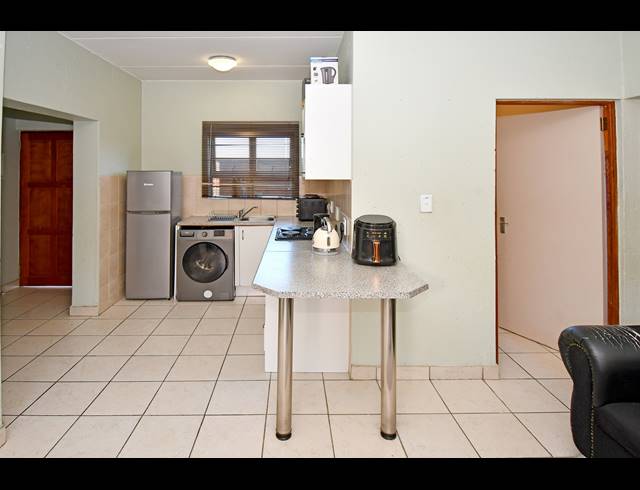 2 BEDROOM APARTMENT FOR SALE IN NORTH RIDING AH